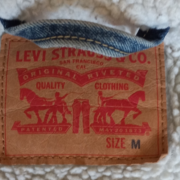 Levi's Sherpa Lined Blue Jean Jacket - Picture 11 of 16